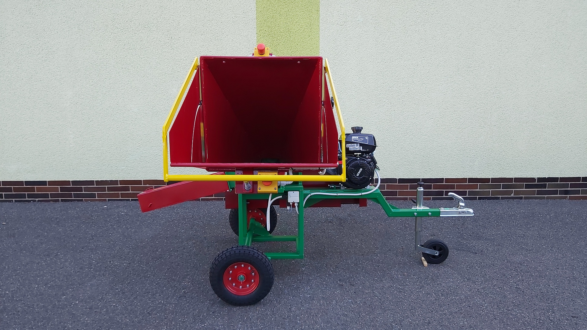 Wood chippers PIRANA 14HP WHEELS 410X100 ST/SPA/02