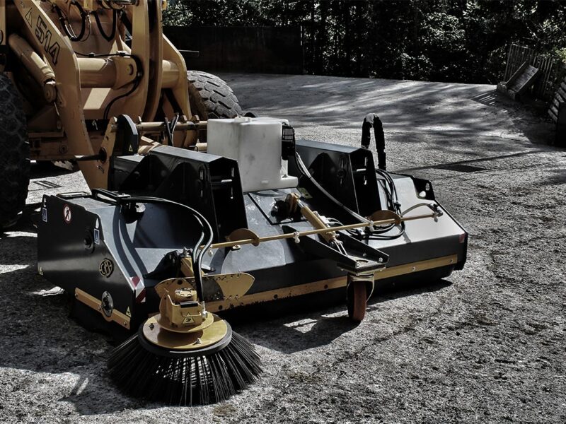 SWEEPING BUCKET